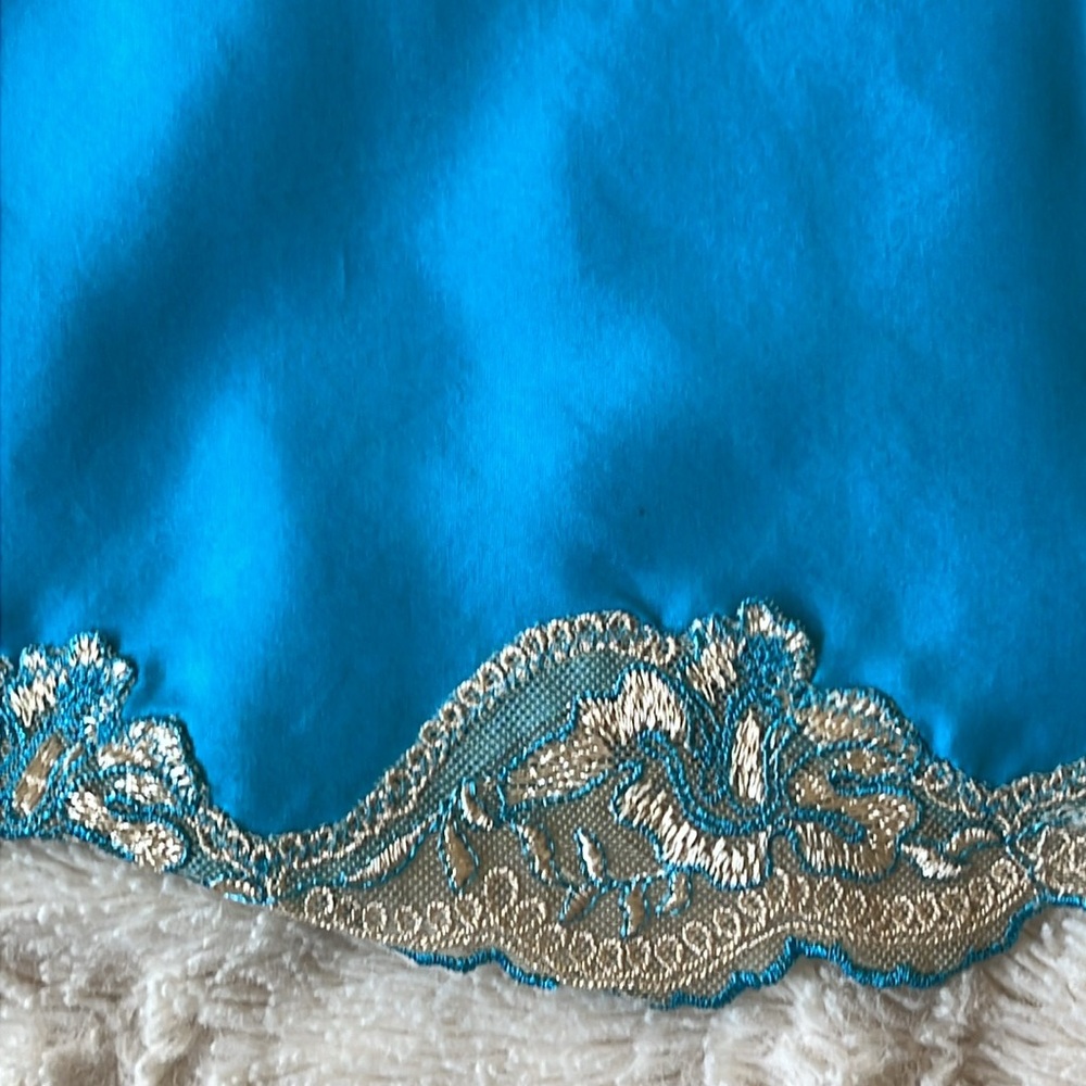 New Without Tag Y2K Express Turquoise 100%  Silk Camisole with Cream Lace Size S - Picture 2 of 8